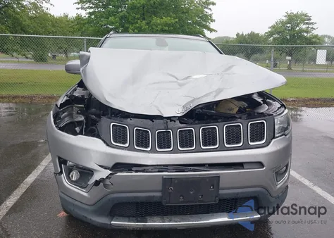 2018 Jeep Compass Limited 4X4 z USA, uszkodzony, nr VIN 3C4NJDCB5JT349229